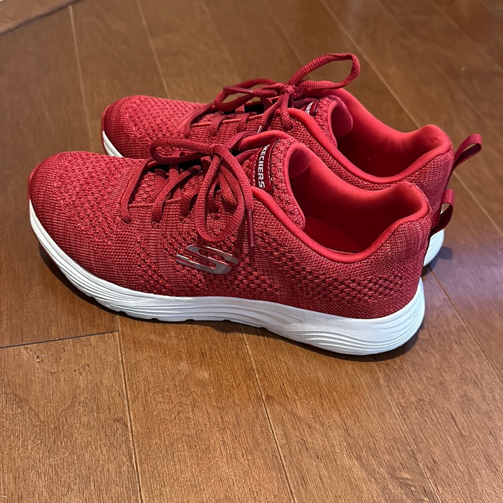 Skechers memory foam shoes size 8